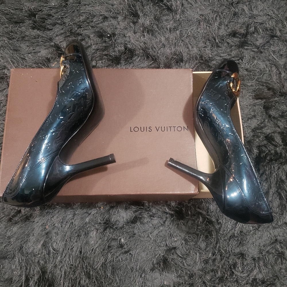 Louis Vuitton Shoes - Picture 4 of 7